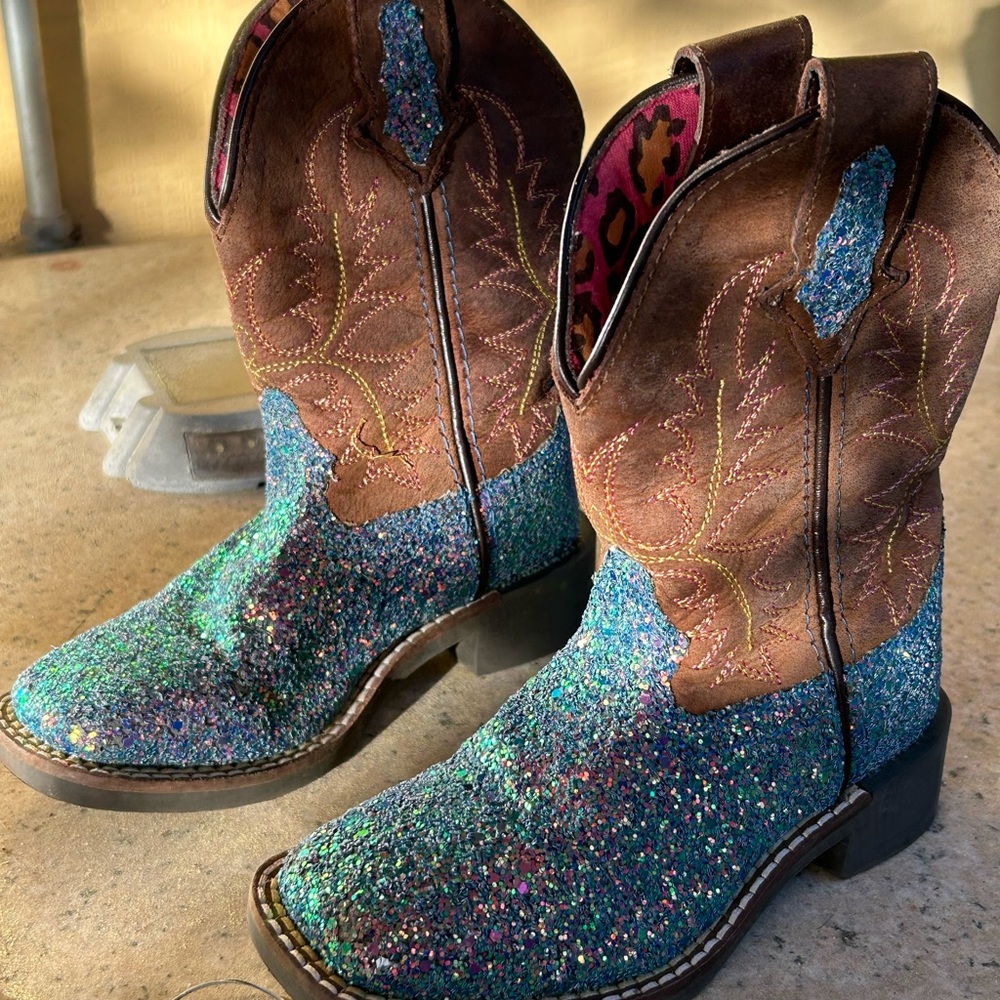 Girls toddler size 10 boots